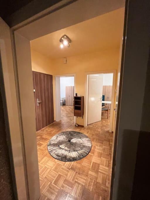 Duisburg Feelhome, Flughafen Nah,3-Schlafzimmer, Dusche Ebenerdig, Zentral, Wifi, Ground Floor Экстерьер фото